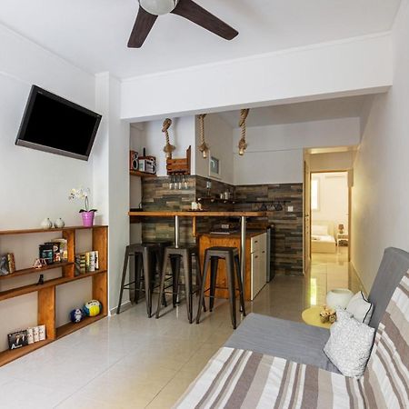 Comfy Apartment Close To Floisvos Beach Athens Exterior photo