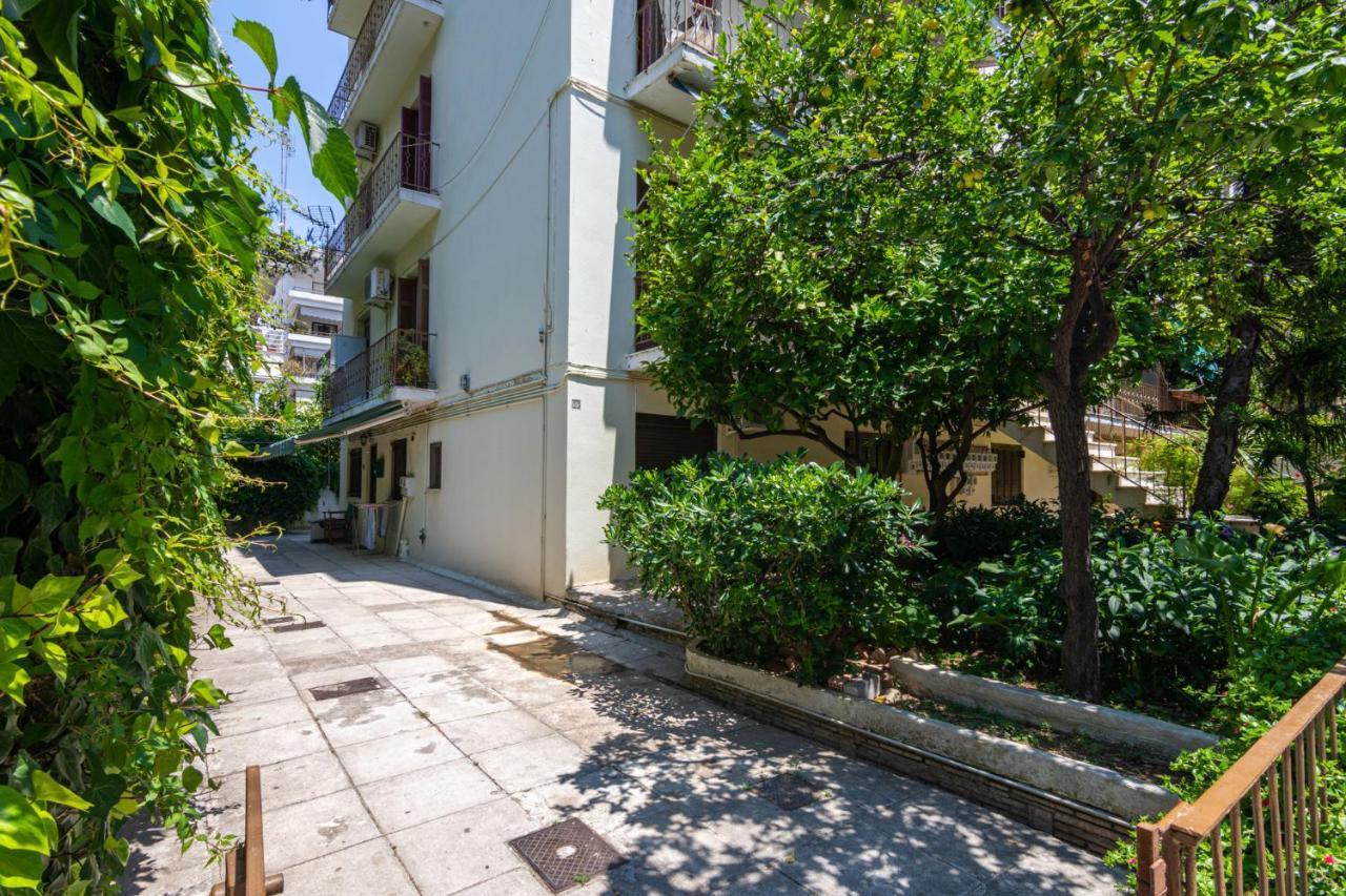 Comfy Apartment Close To Floisvos Beach Athens Exterior photo