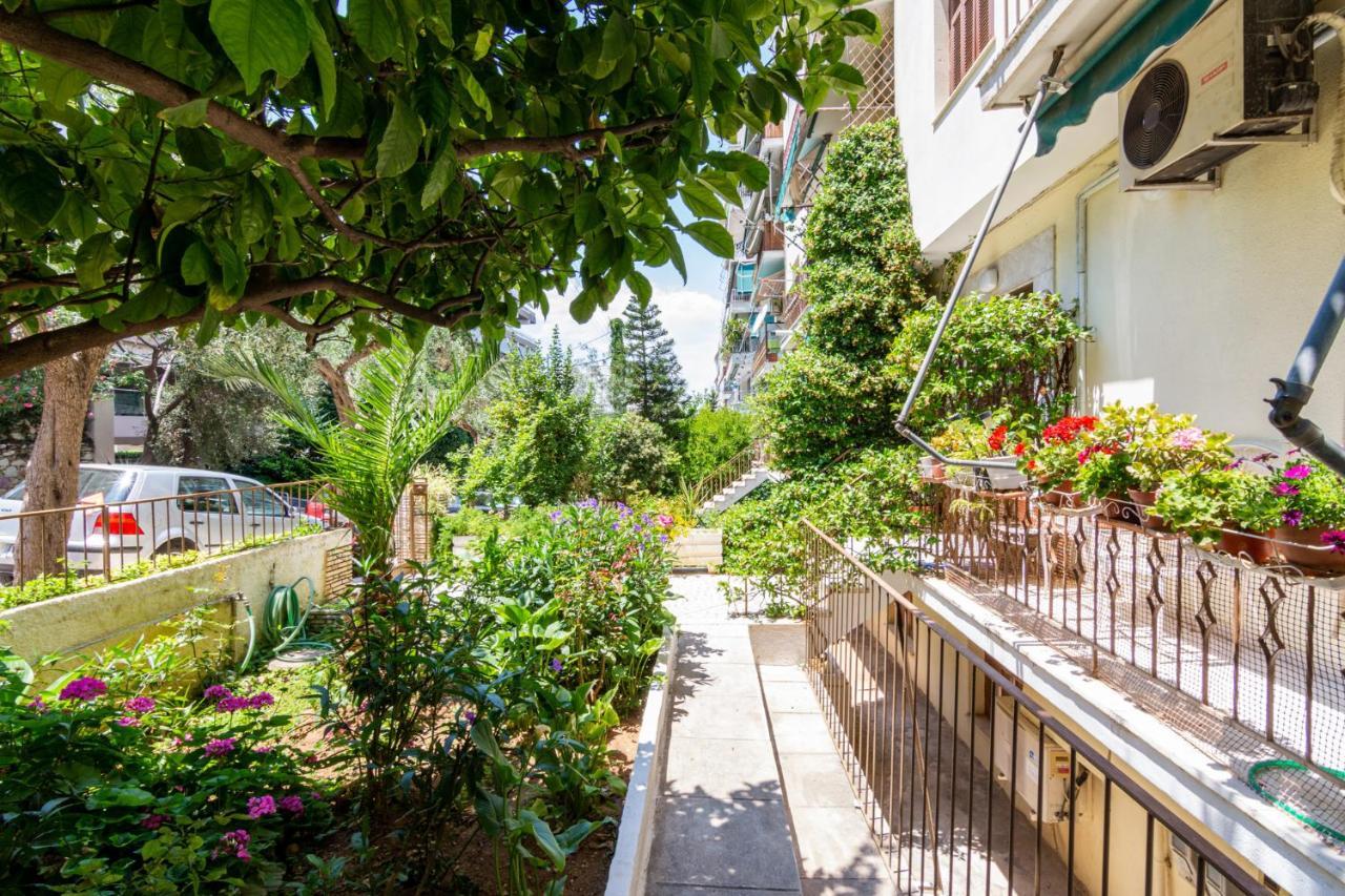 Comfy Apartment Close To Floisvos Beach Athens Exterior photo