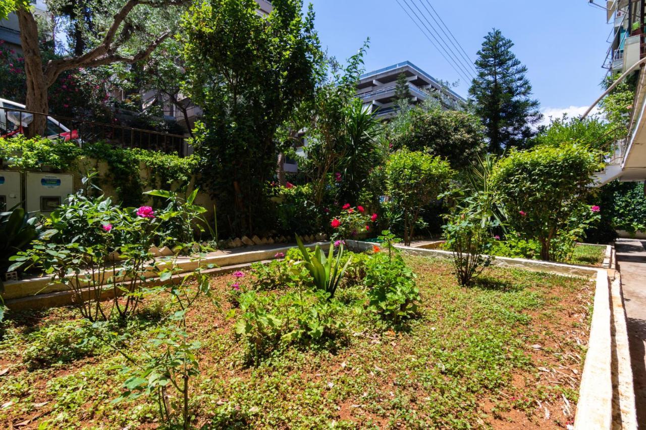 Comfy Apartment Close To Floisvos Beach Athens Exterior photo